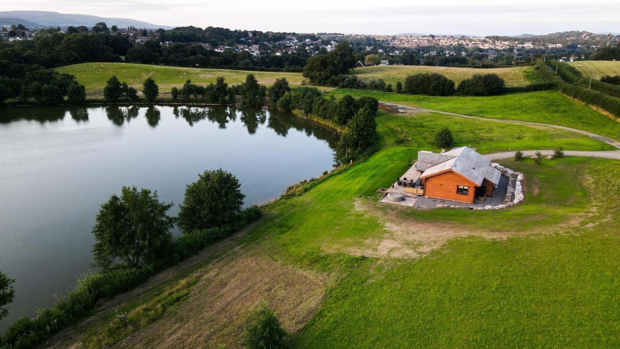Cuddfan Lodge On A Gorgeous Private Lake 纽波特 外观 照片